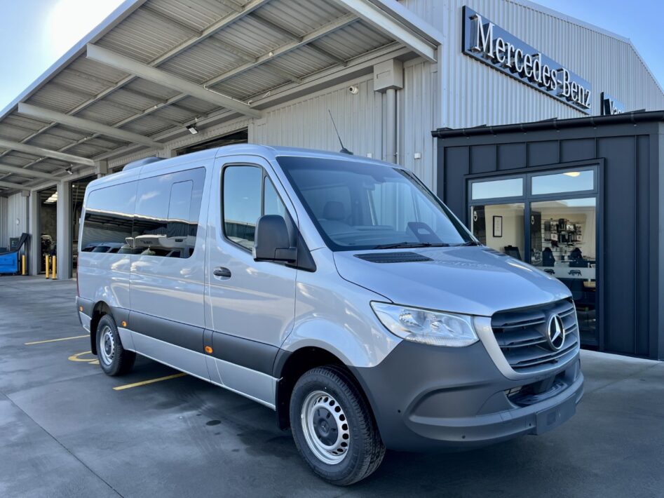2025 Mercedes-Benz Sprinter 315 mini bus
