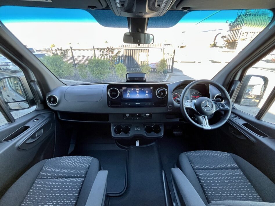2025 Mercedes-Benz Sprinter 315 mini bus
