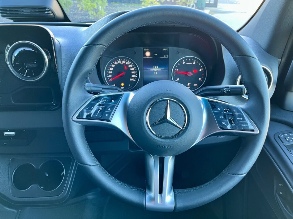 2025 Mercedes-Benz Sprinter 315 mini bus
