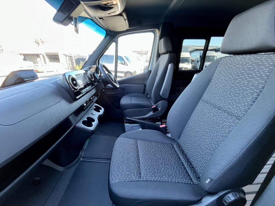 2025 Mercedes-Benz Sprinter 315 mini bus