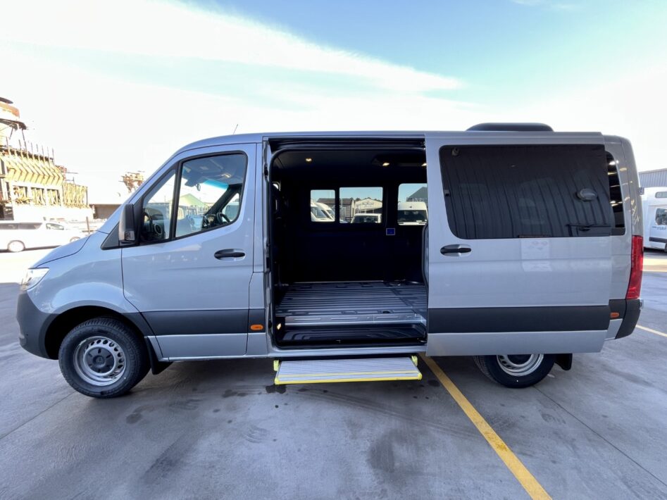2025 Mercedes-Benz Sprinter 315 mini bus