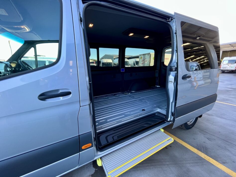 2025 Mercedes-Benz Sprinter 315 mini bus