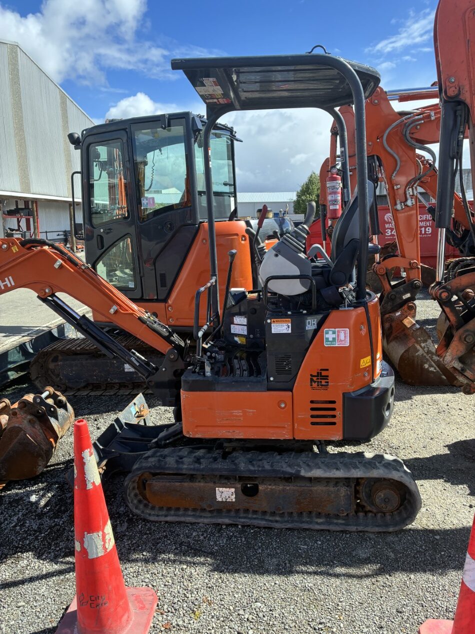Hitachi ZX17U-5A Mini Excavator - CablePrice New Zealand Ltd